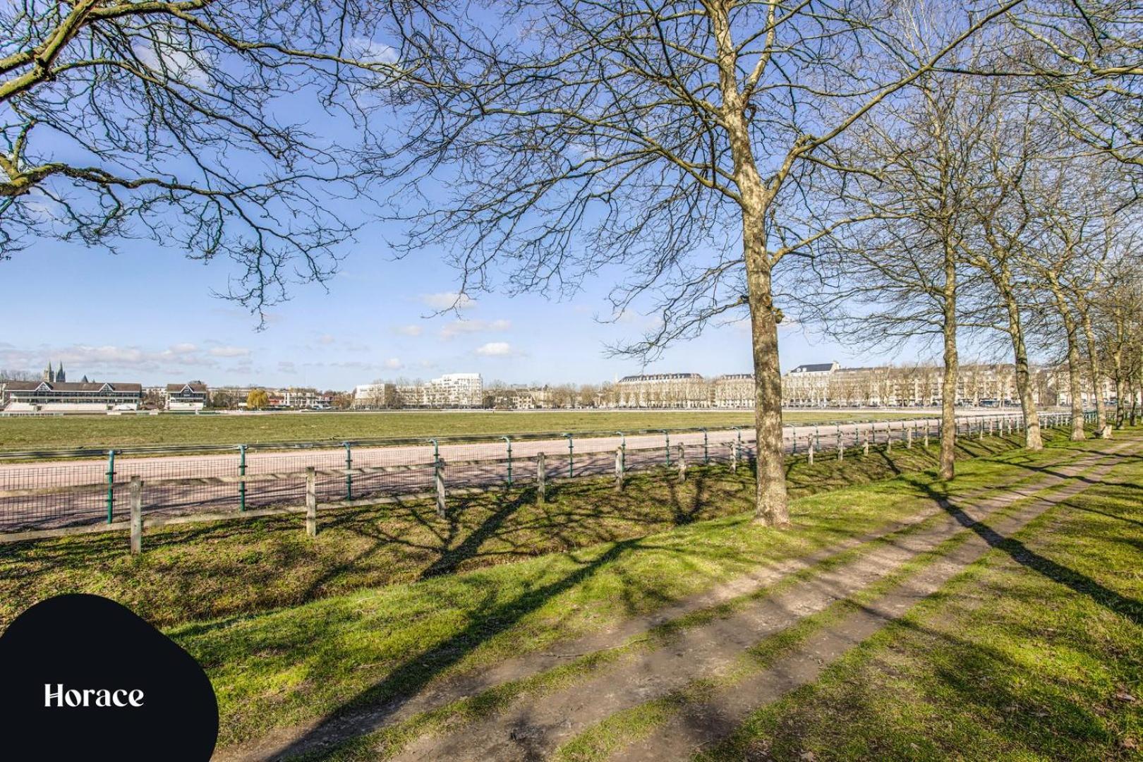 Le City - Parking And Comfort In The City Centre Caen Bagian luar foto