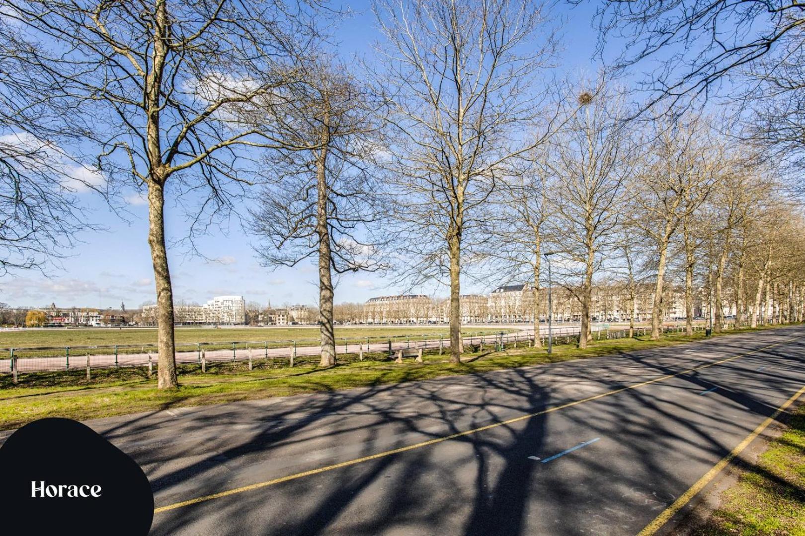 Le City - Parking And Comfort In The City Centre Caen Bagian luar foto